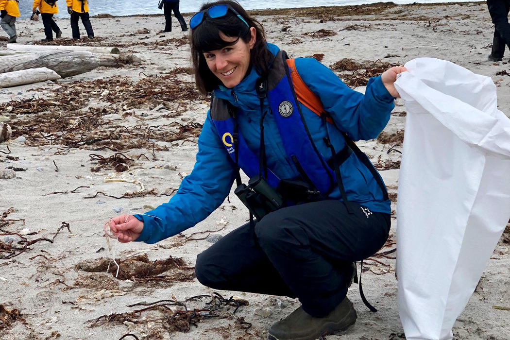 Sarah Auffret ia à IV Assembleia Ambiental da ONU falar sobre formas de travar a poluição causada pelos plásticos no mar
Foto: Twitter