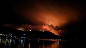 Hundreds evacuated, thousands on notice as wildfire flares in southern BC-Milenio Stadium-Canada