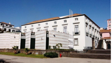 Parlamento da Madeira quer incluir emigrantes no regime de seguro social voluntário-Milenio Stadium-Madeira
