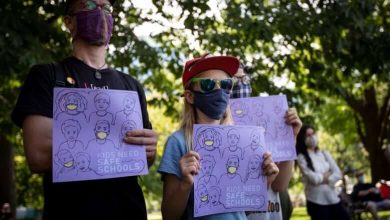 Teachers, parent groups protest at Queen's Park for smaller elementary class sizes-Milenio Stadium-GTA