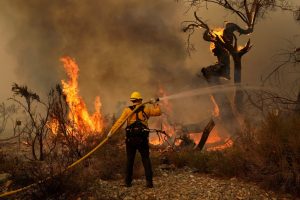 California wildfire threatens over 1,000 homes-us-mileniostadium