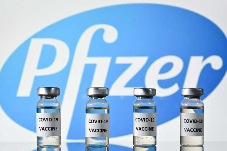 Pfizer e BioNTech pedem esta sexta-feira aprovação da vacina contra a covid-19