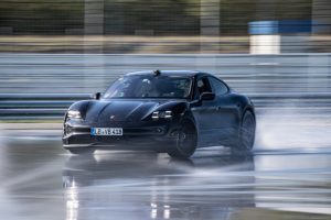 Porsche Taycan bate recorde-holanda-mileniostaium