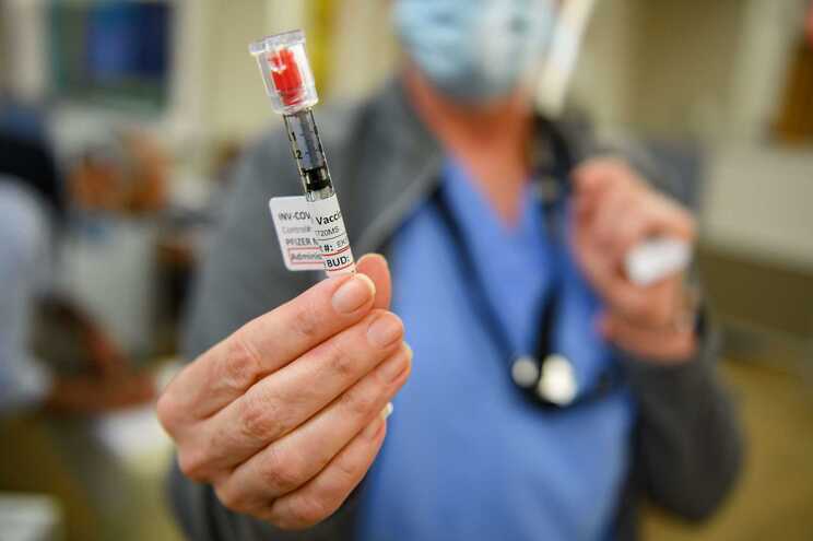 32% dos portugueses com uma dose da vacina contra a covid-19