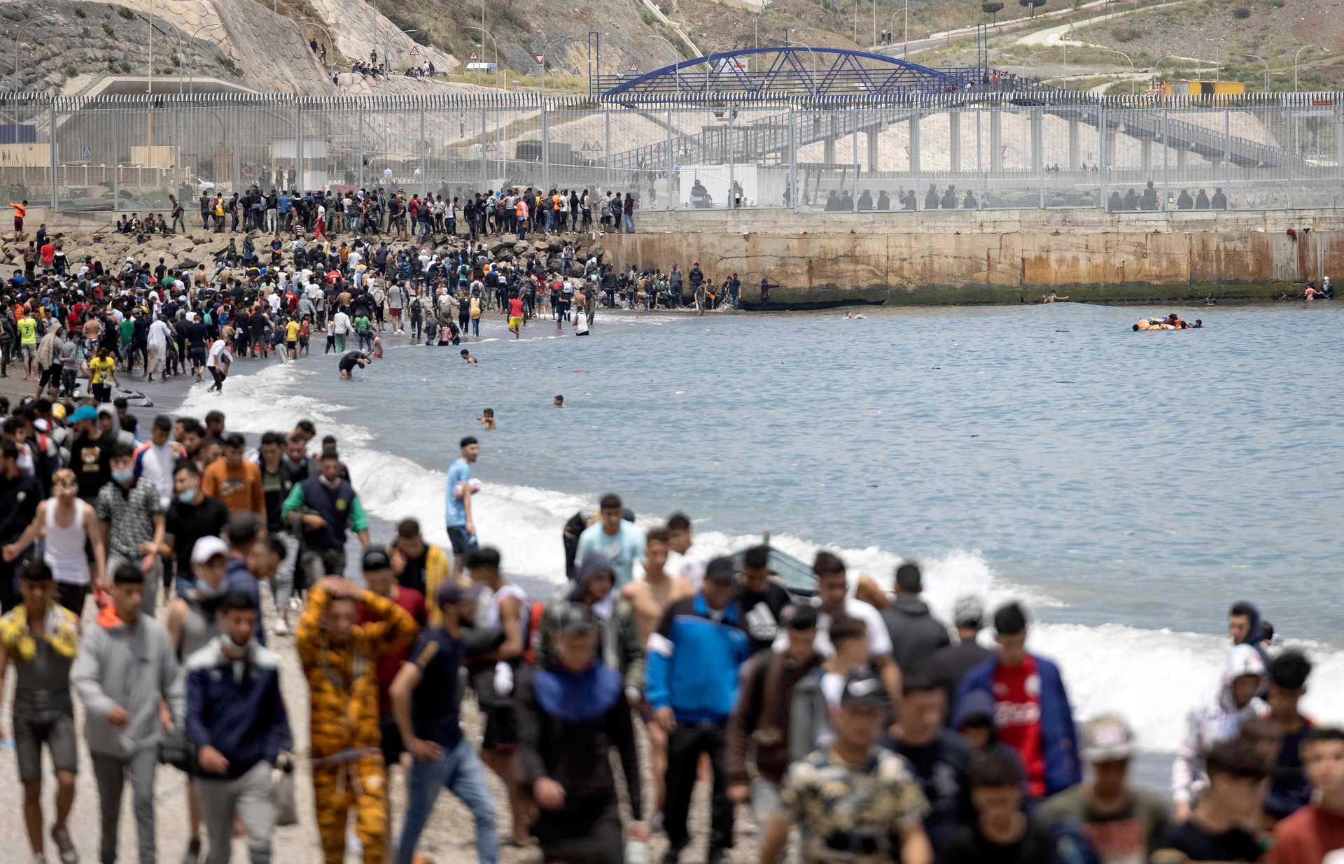 As imagens de uma crise migratória sem precedentes em Ceuta - milenio stadium - portugal