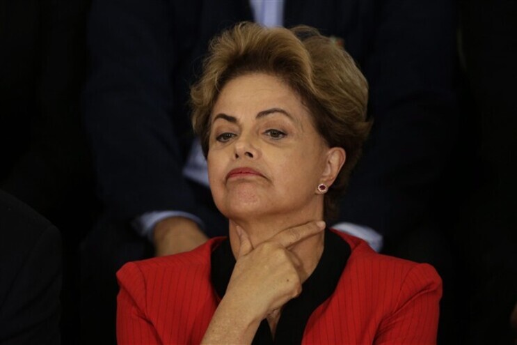 Dilma Rousseff classifica de "genocídio" gestão de Bolsonaro na pandemia