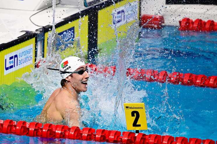 Nadador José Paulo Lopes alcança mínimos nos 800 metros livres