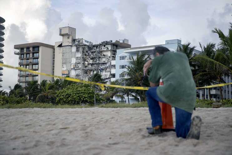 EUA declaram emergência pelo colapso de prédio em Miami - milenio stadium - mundo