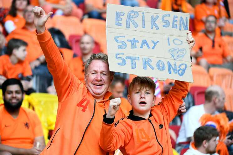 Eriksen-usa-redes-sociais-para-dizer-que-esta-bem-e-a-torcer-pela-Dinamarca-milenio-stadium-desporto
