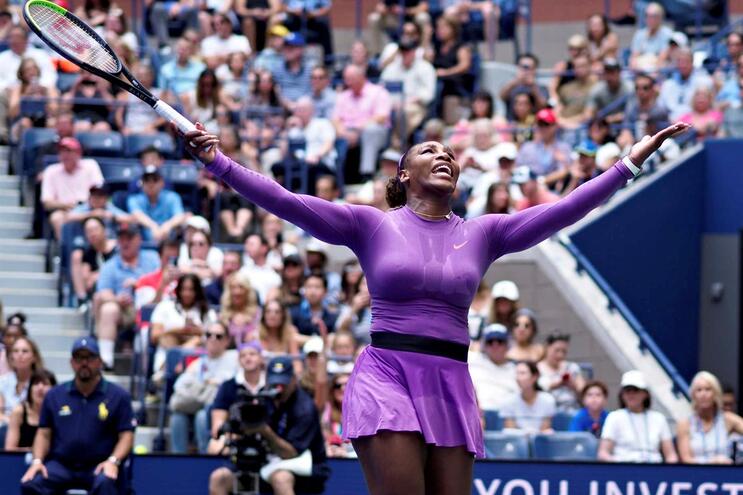 Serena Williams passa à terceira ronda do Roland Garros