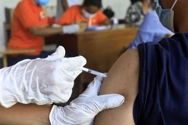 Portugal entrega esta terça-feira 12 mil vacinas e material médico a Timor-Leste - milenio stadium - portugal