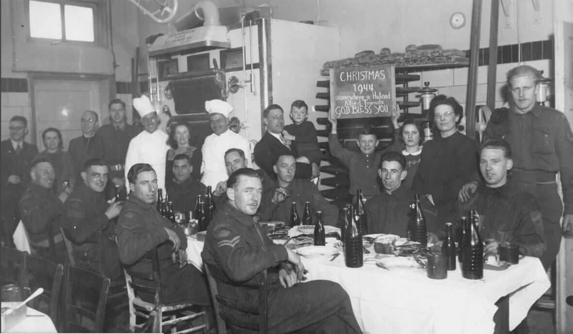 Christmas dinner for Canadian soldiers in the Netherlands in 1944-Milenio Stadium-Canada