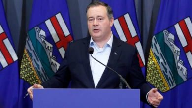 Alberta premier asks justice minister to 'step back' from job over phone call to police chief-Milenio Stadium-Canada