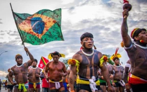 Três indígenas-brasil-milenio