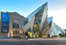 Courtesy_of_Royal_Ontario_MuseumBuilding-museum-outside