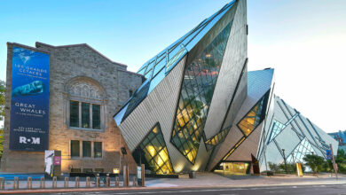 Courtesy_of_Royal_Ontario_MuseumBuilding-museum-outside